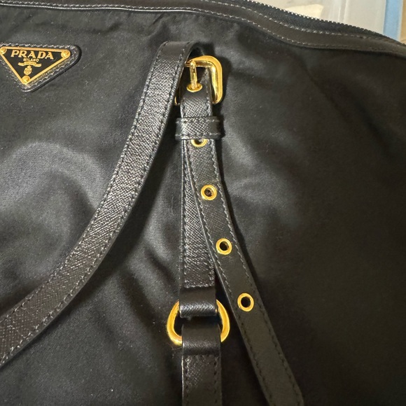 Prada - Picture 4 of 7